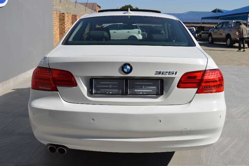 2011 BMW 3 Series 325i coupé Exclusive Coupe ( RWD ) Cars ...