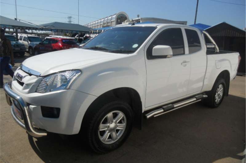 Isuzu Space Cab - Auto cars