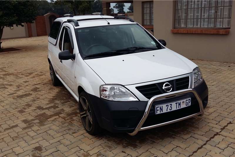 2014 Nissan NP200 1.6i loaded Single cab bakkie ( Petrol / FWD / Manual