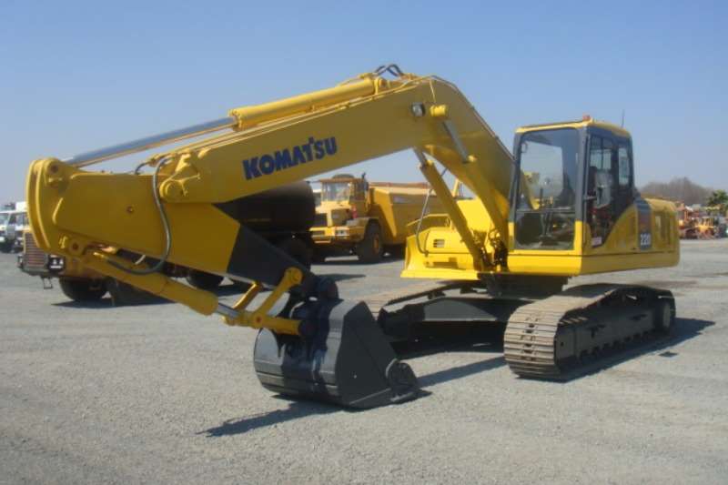 2005 Komatsu PC220 7 Excavators Machinery for sale in Gauteng on Truck ...