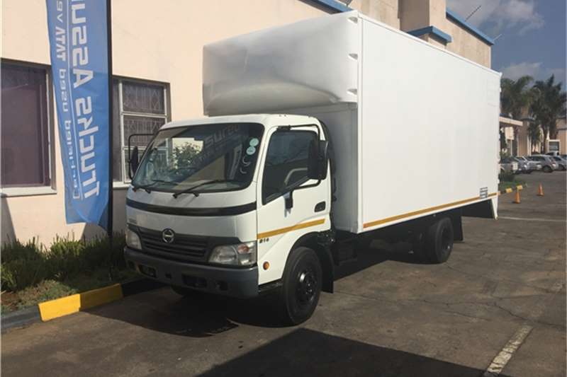 2010 Hino HINO 300 814 VAN BODY 4T Van body Truck Trucks for sale in