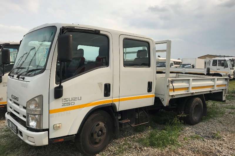 2011 Isuzu CREW CAB DOUBLE CAB TRUCK 6 SEATER Dropside Truck Trucks for
