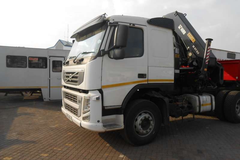 2011 Volvo VOLVO FM13 6X4 T/T HIAB XS 377 CRANE Crane truck Truck