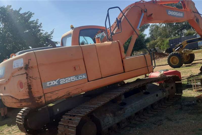   DX225LCA