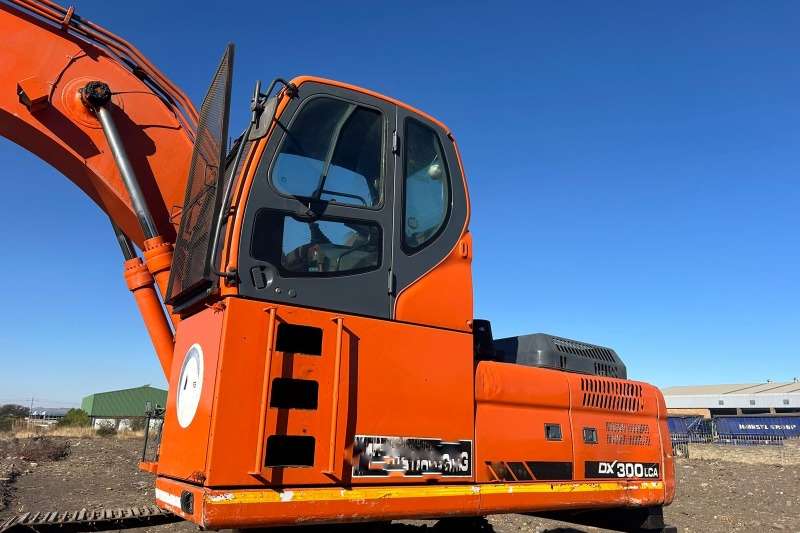   DX300LCA