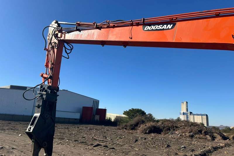   DX300LCA