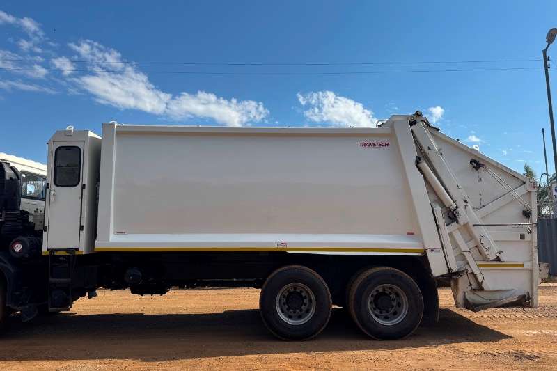   6025 PRO 6X4