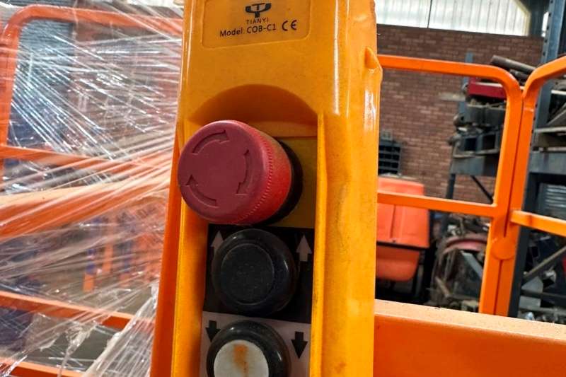   O Range 6M Electric (12V) Scissor Lift (Batteries 