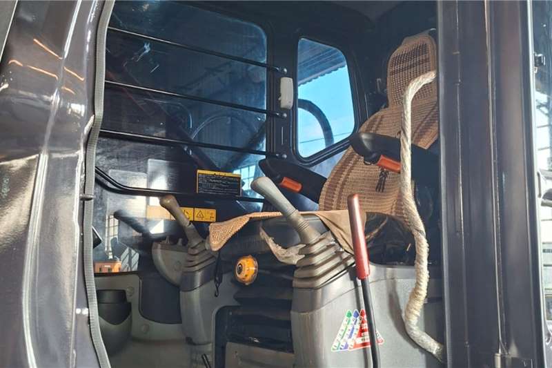   ZAXIS 200