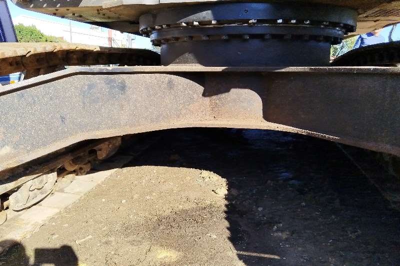   Zaxis 330