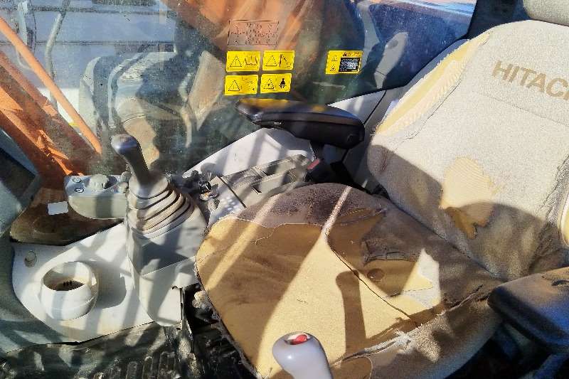   Zaxis 330