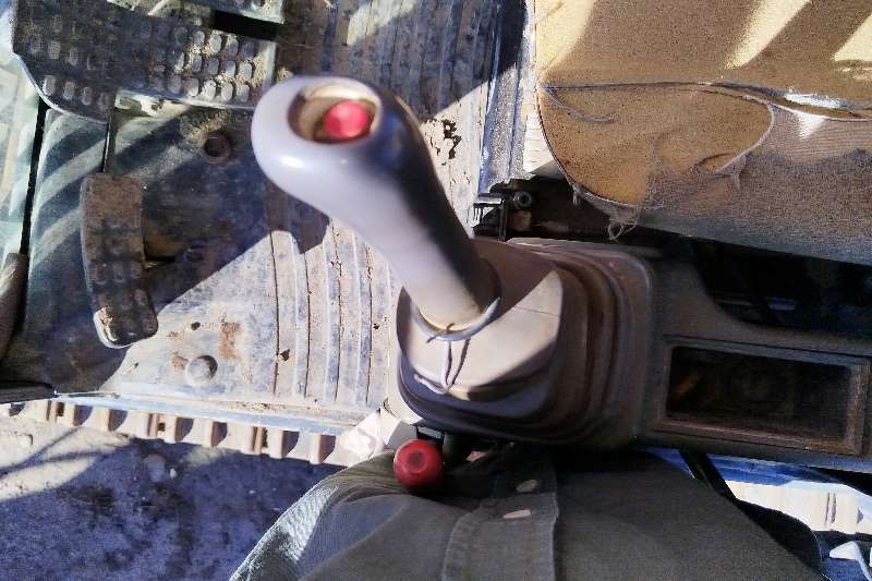   Zaxis 330