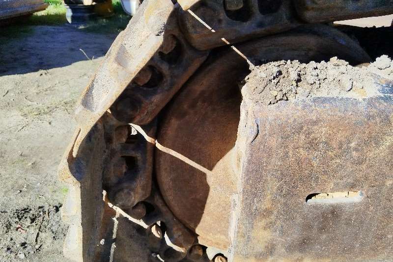   Zaxis 330