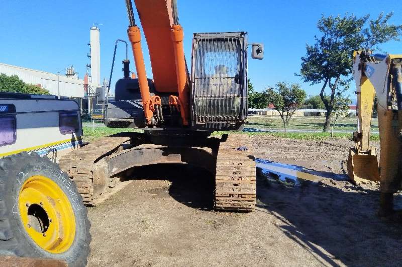   Zaxis 330