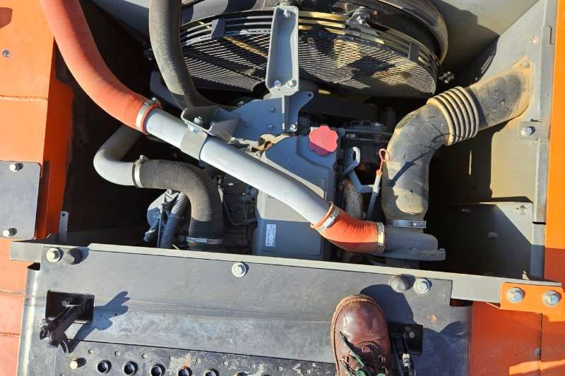   Zaxis 330LC