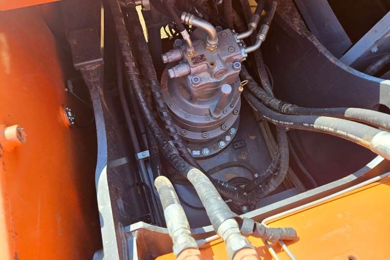   Zaxis 330LC