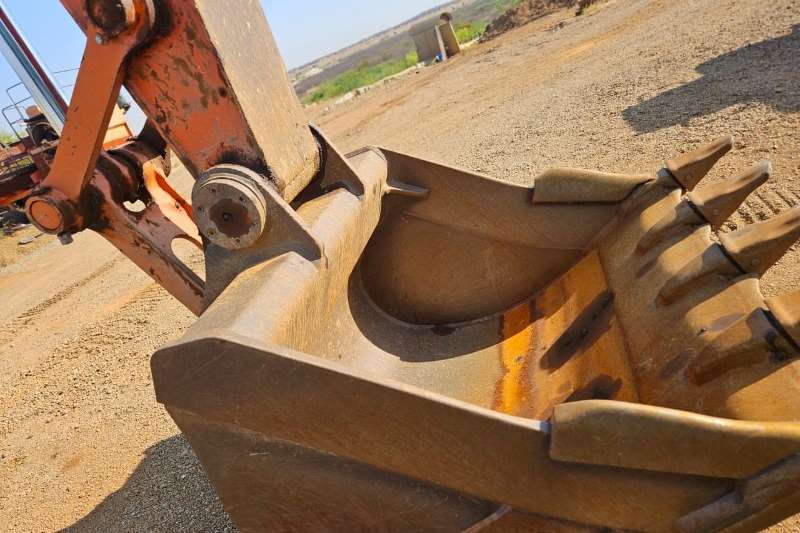   Zaxis 330LC