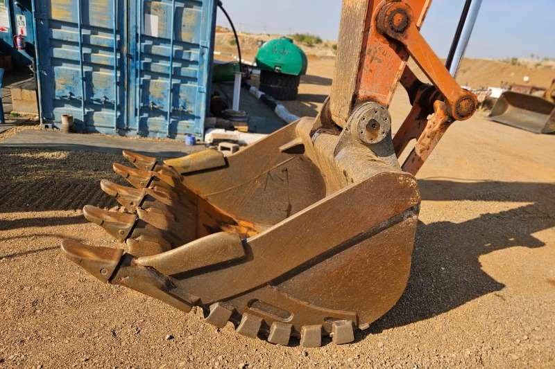   Zaxis 330LC