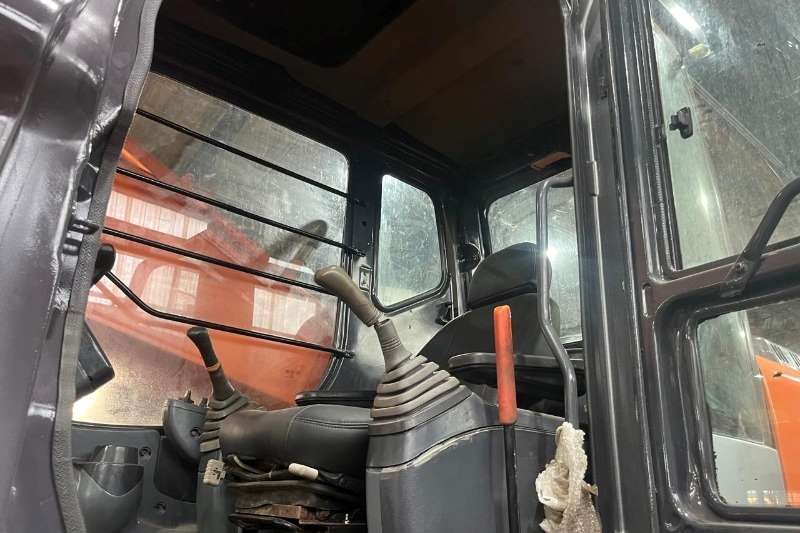   Zaxis 350