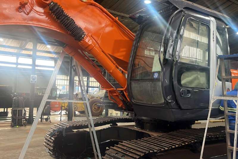   Zaxis 350
