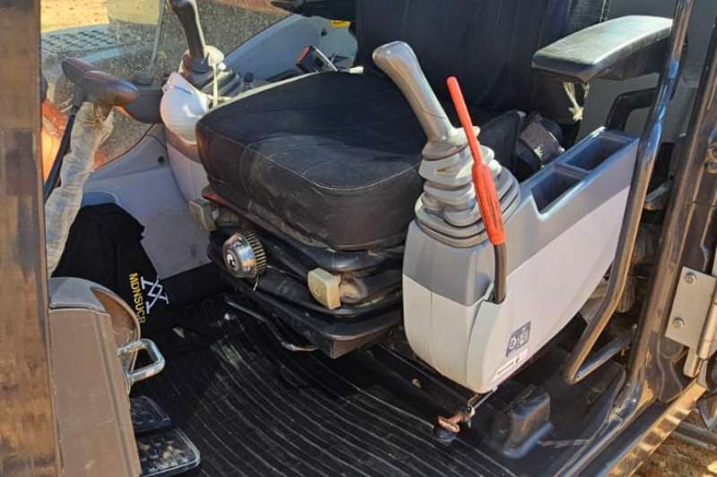   Zaxis 350 LCR