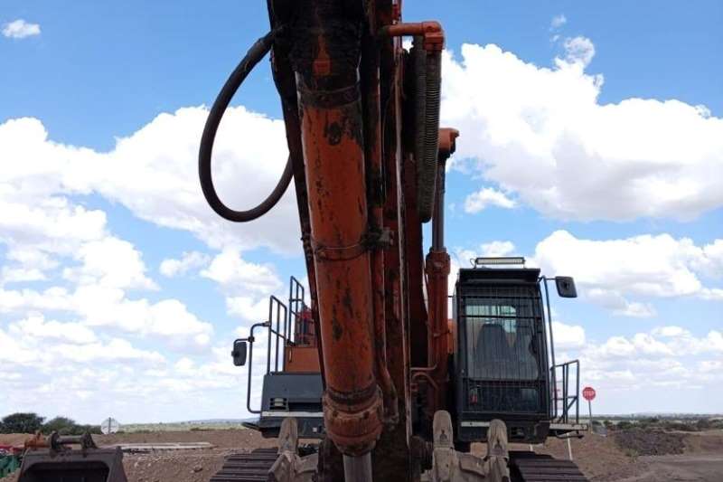   Zaxis 670LCR