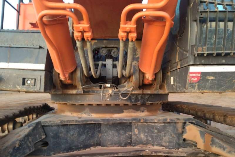   ZAXIS 870 LCR