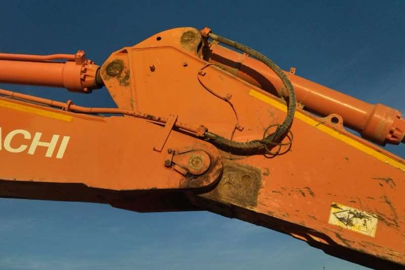   ZAXIS 870 LCR