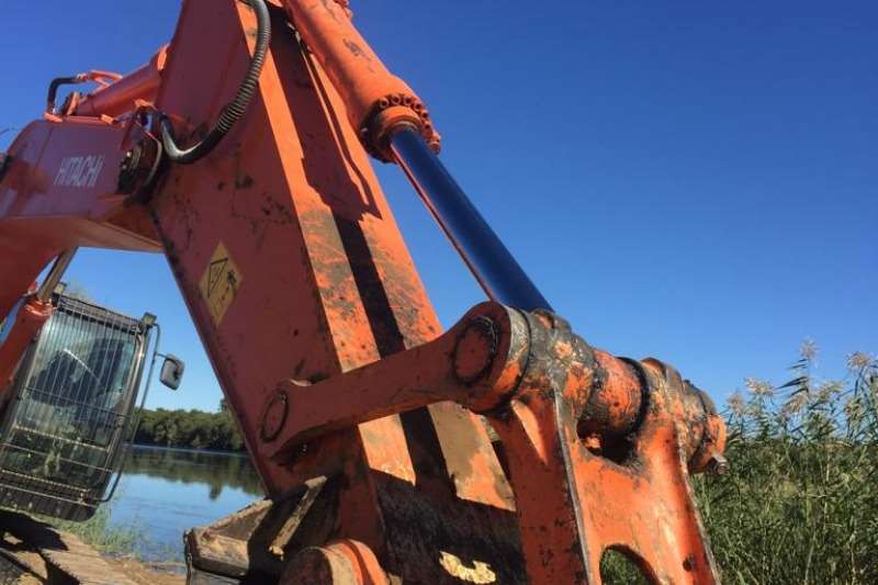   ZAXIS330LC