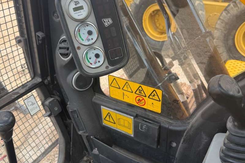   JCB JS205 LC