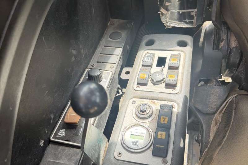   JCB JS205 LC
