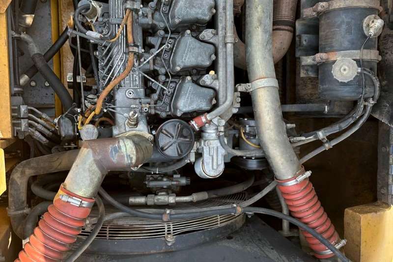   944