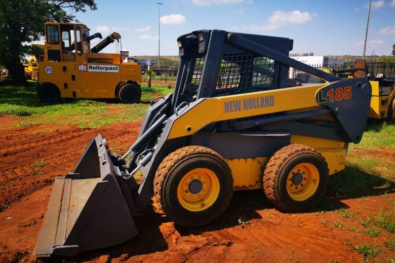   2008 New Holland L185 Skidsteer