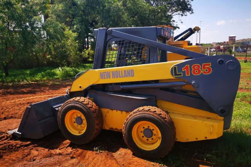   2008 New Holland L185 Skidsteer