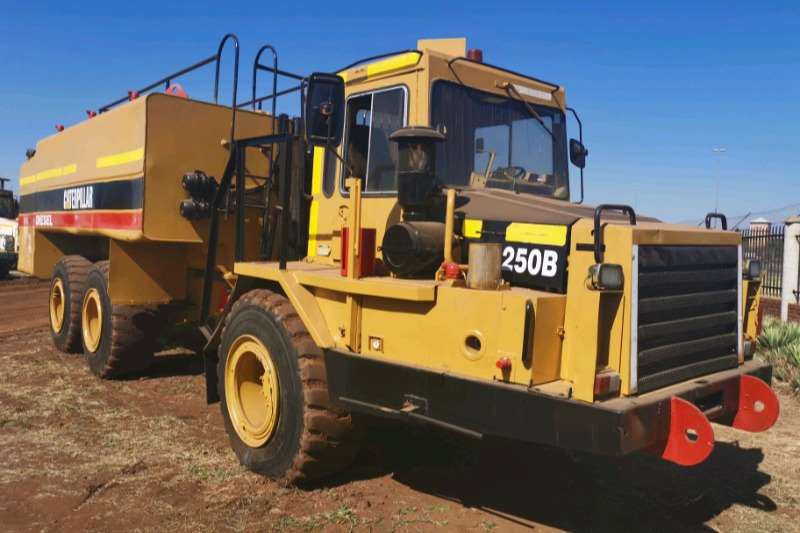   Caterpillar 250B, 25 000 Liter Diesel Tanker