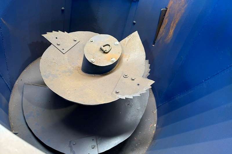   O Range 3M3 3 Point Hitch Feed Mixer
