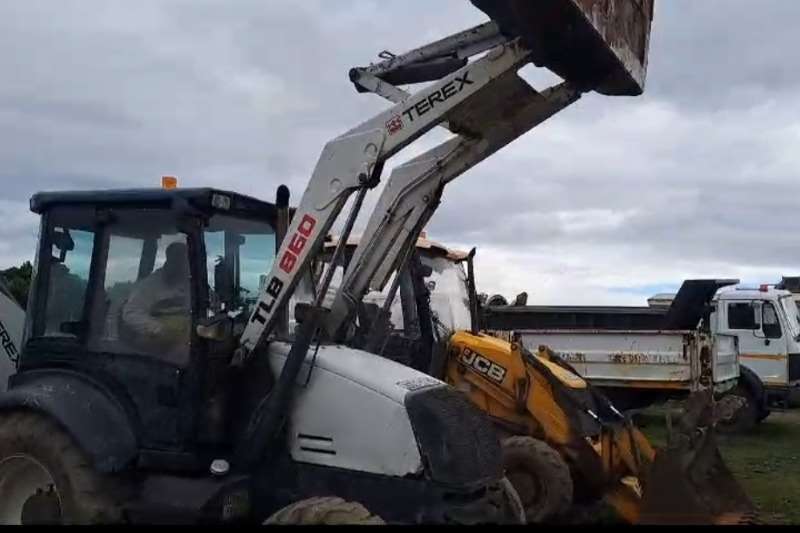   860
