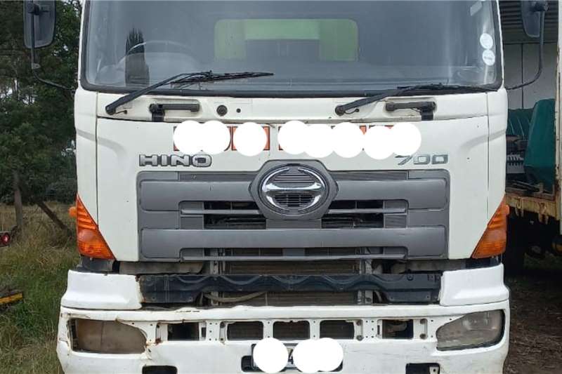   HINO 700 PROFIA
