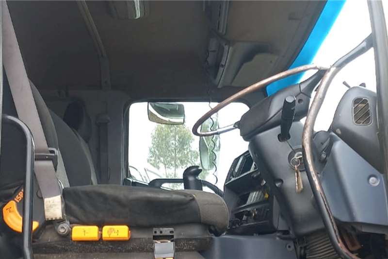   HINO 700 PROFIA