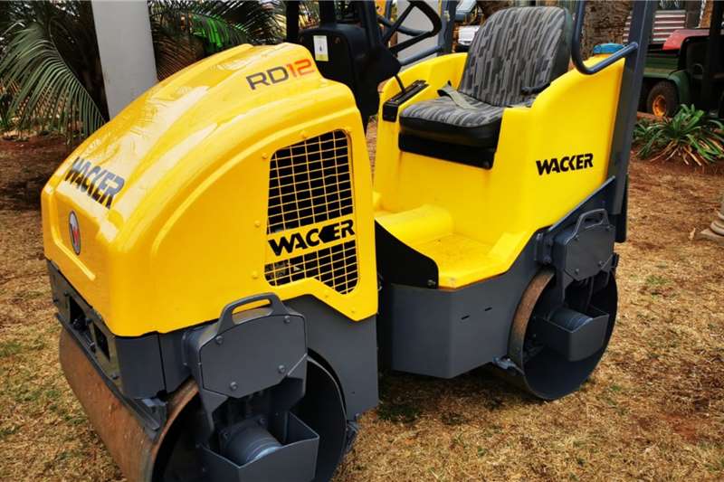   Whacker RD12 Sit On Roller