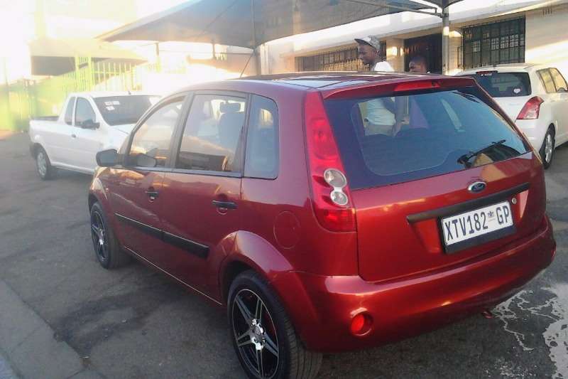 2008 Ford Fiesta 1.4 5 door Trend Hatchback ( Petrol / FWD / Manual ...