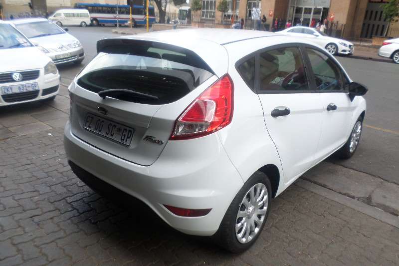 2016 Ford Fiesta 1 4 5 Door Trend Hatchback Petrol Fwd Manual Ford Fiesta 1 4 5 Door Trend 2016