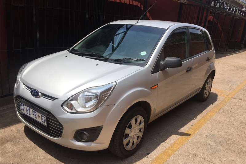 2013 Ford Figo 1.4 Ambiente Hatchback ( Petrol / FWD / Manual ) Cars ...