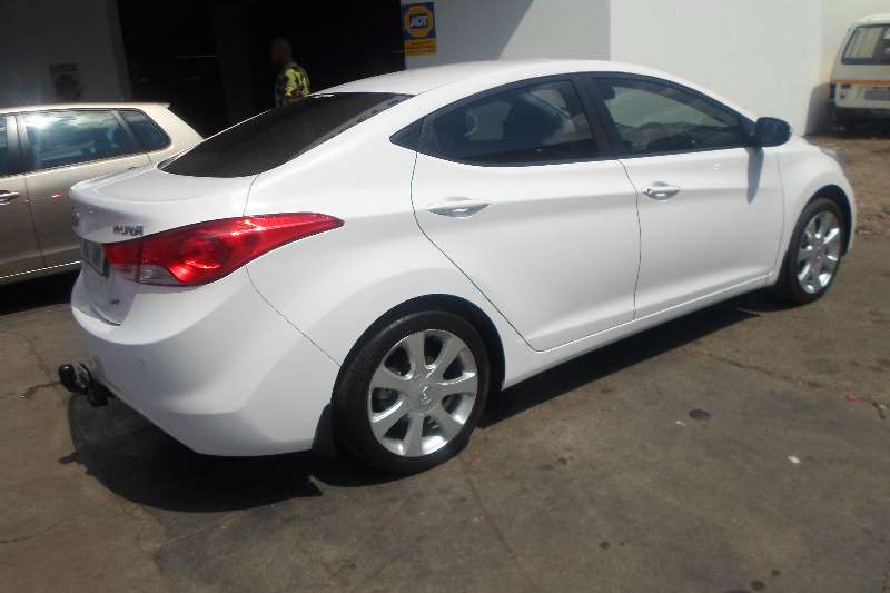 2017 Hyundai Elantra 1 6 Executive Auto Sedan Petrol Fwd Hyundai Elantra 1 6 Executive Auto 2017