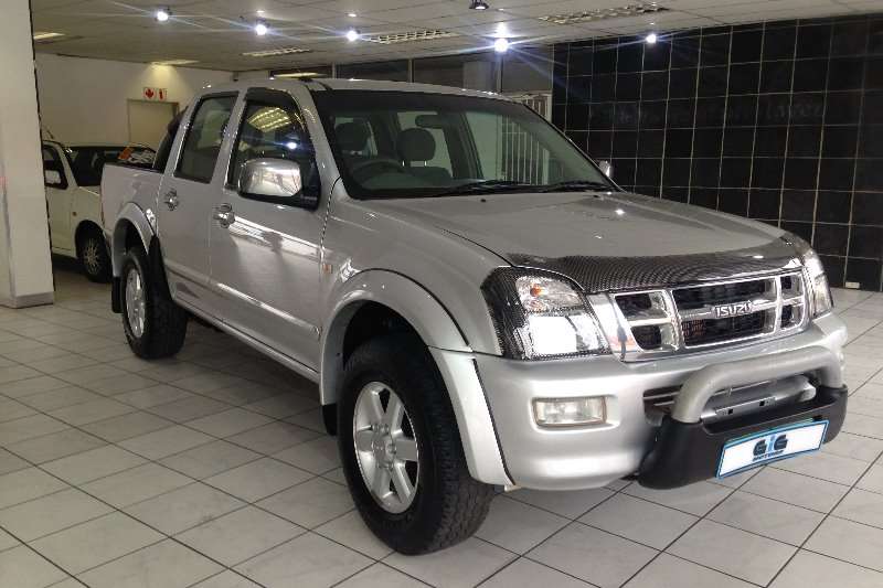 2011 Isuzu KB 240 double cab LE 72 Double cab bakkie ( RWD ) Cars for