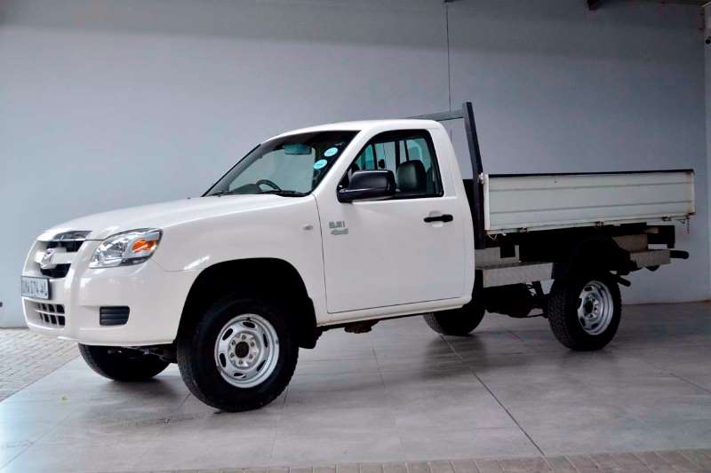 https://amcdn.co.za/cars/mazda-bt-50-2-6i-4x4-2009-id-53927314-type-main.jpg?width=800