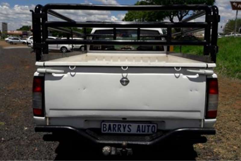 Nissan Hardbody NP3 2.5 4x4. Diesel S/C & Cattle Rail now on spec Cars