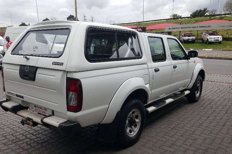 2015 Nissan NP300 Hardbody 2.4 double cab 4x4 Double cab bakkie ...