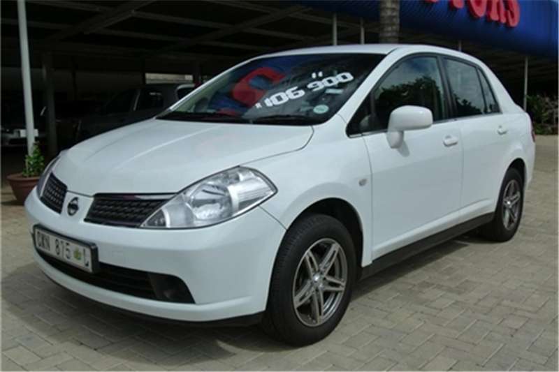 Nissan tiida 2011 хэтчбек