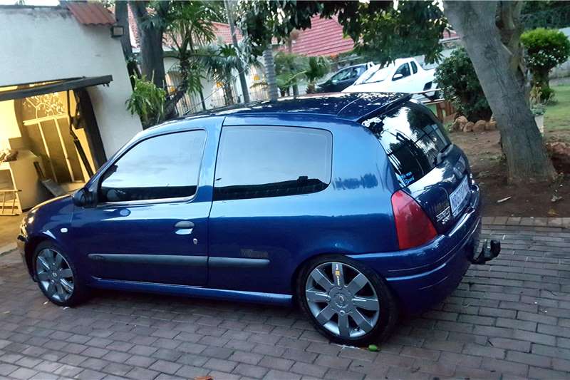2002 Renault Clio Cars for sale in Gauteng | R 50 000 on ...